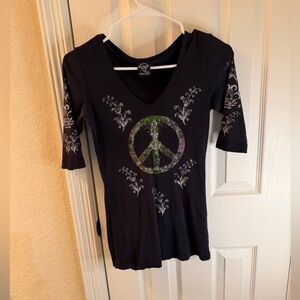 💙3/$20 Black Peace Sign Graphic Women's Top
